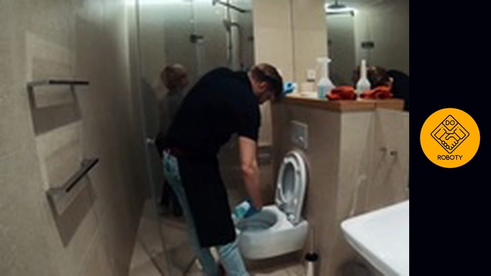 SPRZĄTAŁEM W HOTELU