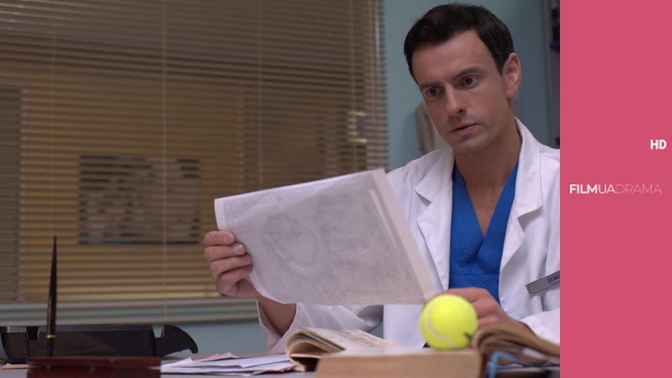 Жіночий лікар E4