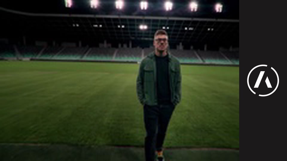 “Pred vami je najlepša ritka.” | 45 minut z Alenko Bikar