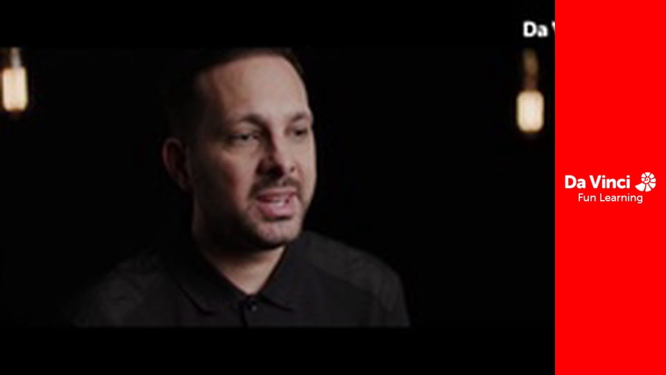 "Как стать удивительными" с Бером Гриллзом - Маг (Стивен Фрейн) и Капитанка (Кейт Ричардсон-Уолш)