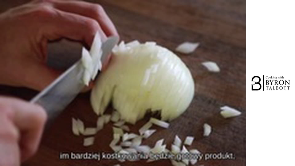 7 Different Ways To Cut An Onion