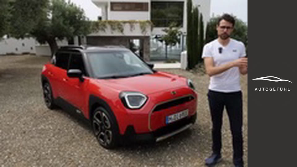 The first-ever MINI Aceman is a small Countryman! REVIEW