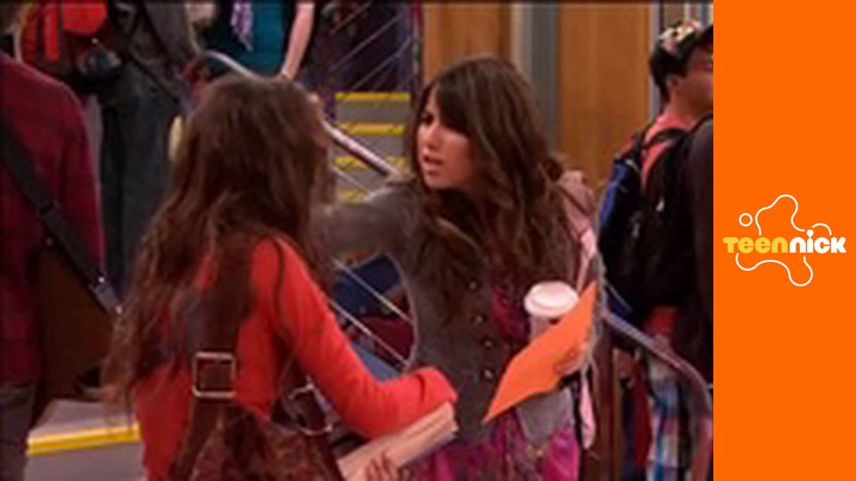 V, mint Viktória S1E2 - Madárjelenet