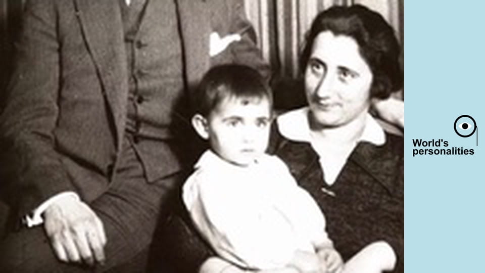 A Tale of Two Sisters - Anne Frank