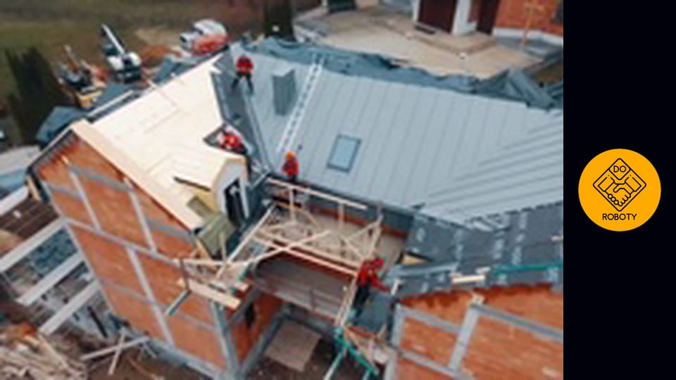 Montaż dachów, praca na wysokości