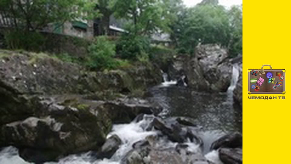 Село року, 10 еп. Між Чарльтоном Хорторном, Полперро і Пенклоуддом.