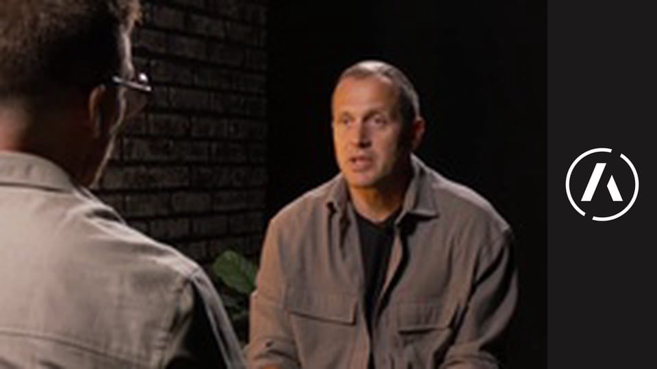 “Sistem pri nas ti ne krije hrbta.” | 45 minut z Juretom Koširjem