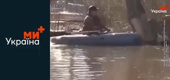 Білими нитками.