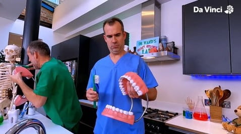 5. Егги Теетх