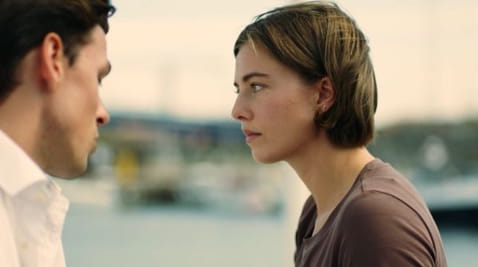 The Beach Hotel (2023) - 1 season 5 episode