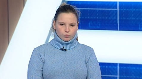 Доросла дев'ятикласниця