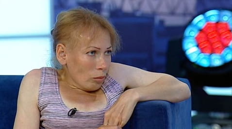 Большое насилие над маленькой женщиной