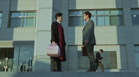 4 Episode