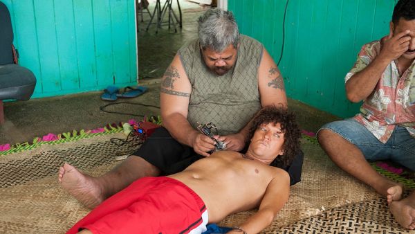 Джона с острова Тонга (2014) – 6 серия