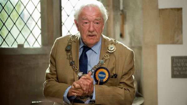 The Casual Vacancy (2015) - episode 3