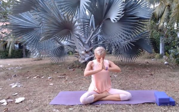 Urban yoga - morning yoga and meditation (2021) - day 6 - meditation. evening