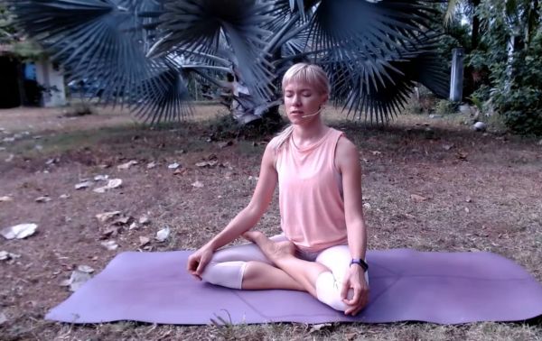 Urban yoga - morning yoga and meditation (2021) - day 10 - meditation. evening